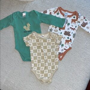 The Peanutshell Layette Woodland Bodysuit Set of 3